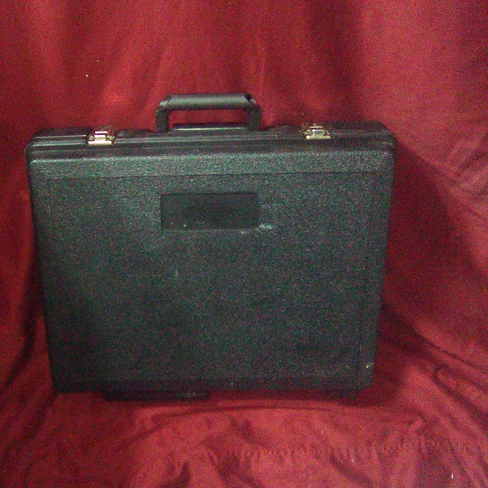 Tattoo locking cary all case